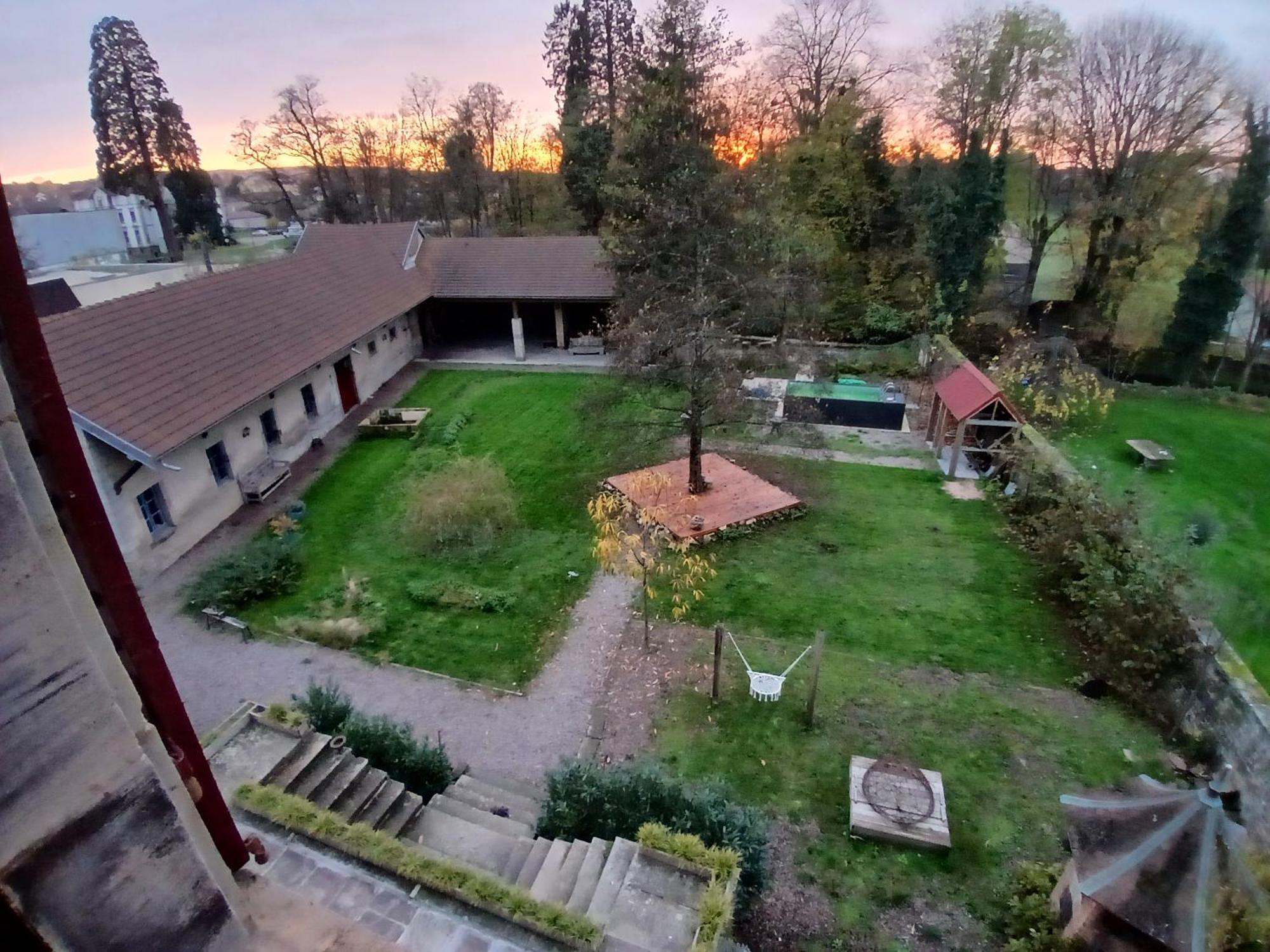 Manoir La Cerise Bed and Breakfast Fougerolles-Saint-Valbert Exteriör bild